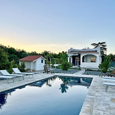 Villa Bloom - Panoramic Saltwater Pool & Trullo