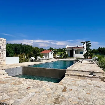 Villa Bloom - Panoramic Saltwater Pool & Trullo