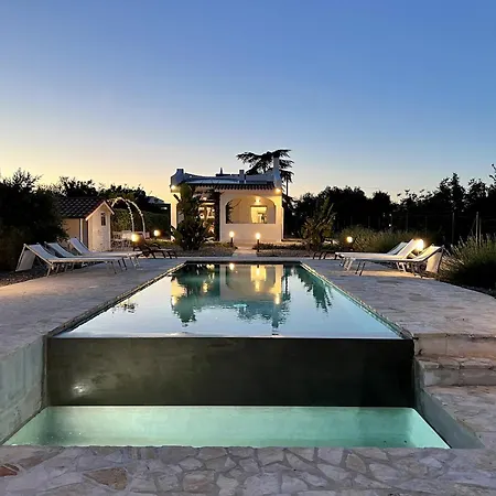 Bloom - Panoramic Saltwater Pool & Trullo Villa